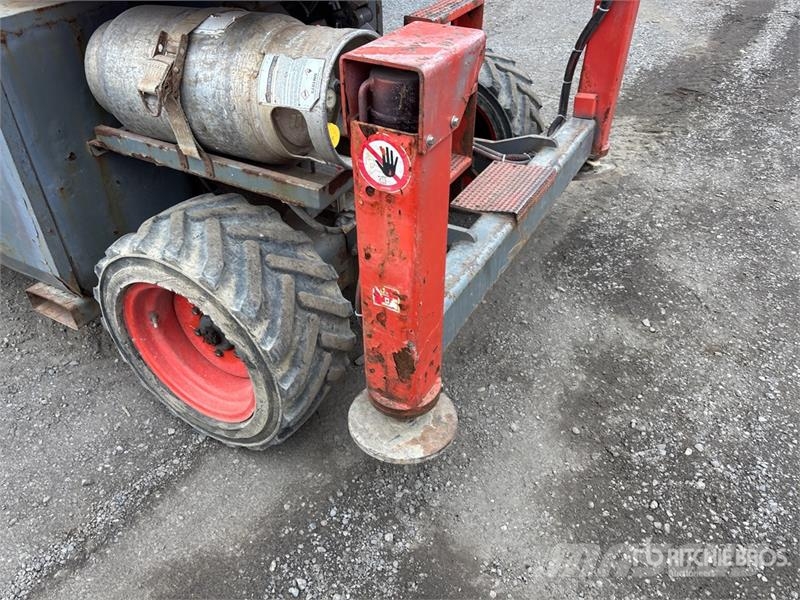 SkyJack SJ6826 RT Šķerveida pacēlāji