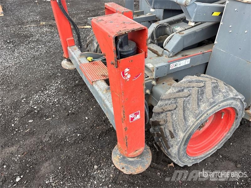 SkyJack SJ6826 RT Šķerveida pacēlāji