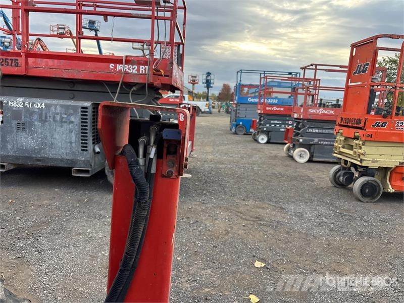 SkyJack SJ6826 RT Šķerveida pacēlāji
