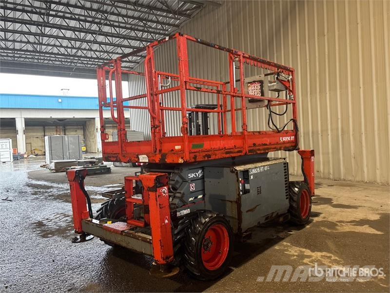SkyJack SJ6826 RT Šķerveida pacēlāji