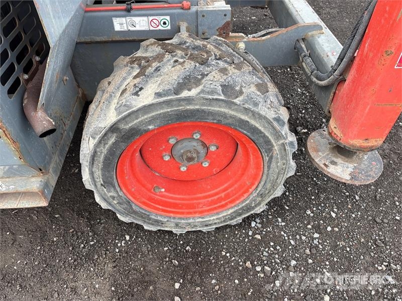 SkyJack SJ6826 RT Šķerveida pacēlāji