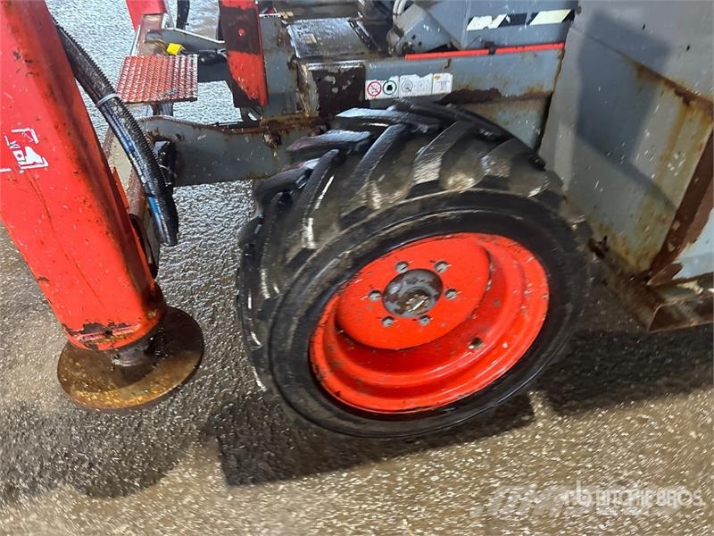 SkyJack SJ6826 RT Šķerveida pacēlāji