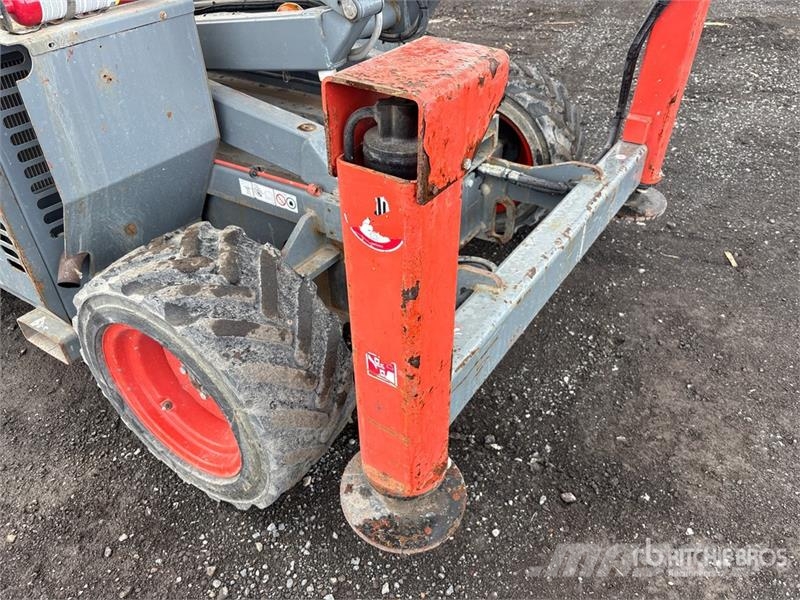 SkyJack SJ6826 RT Šķerveida pacēlāji