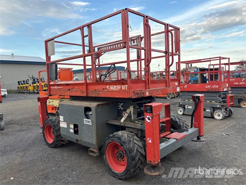 SkyJack SJ6826 RT Šķerveida pacēlāji