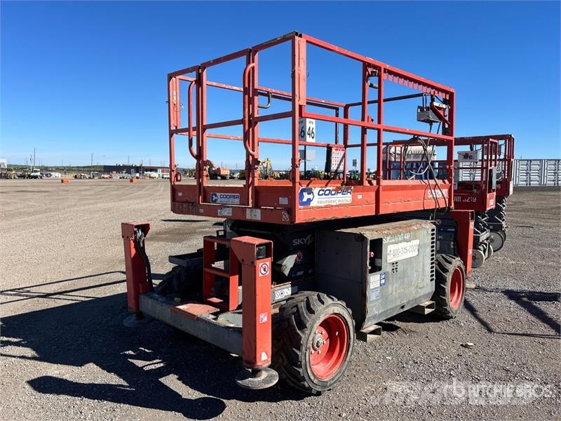 SkyJack SJ6826 RT Šķerveida pacēlāji
