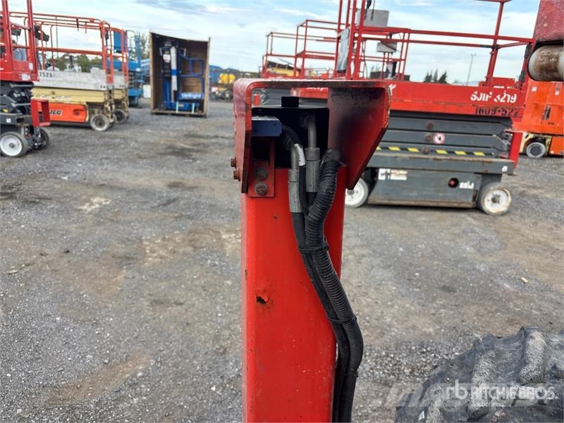 SkyJack SJ6826 RT Šķerveida pacēlāji
