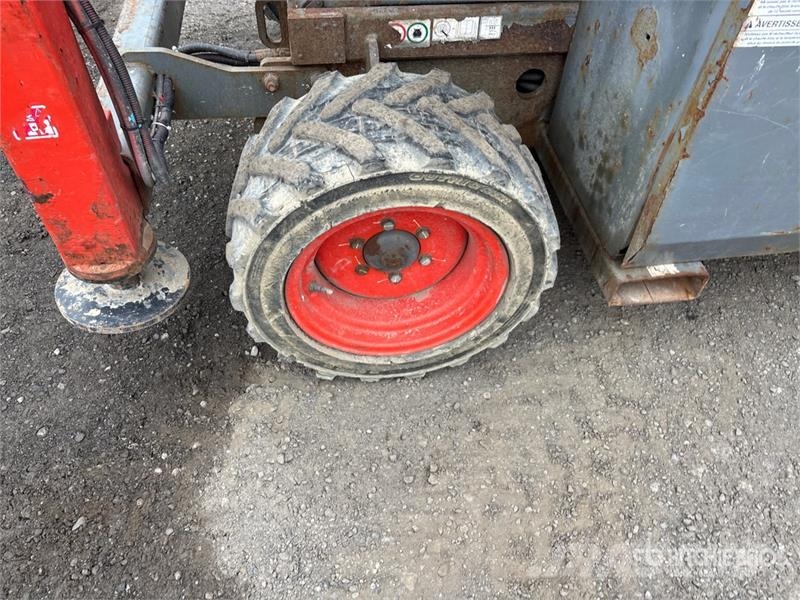 SkyJack SJ6826 RT Šķerveida pacēlāji