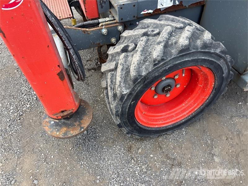 SkyJack SJ6826 RT Šķerveida pacēlāji