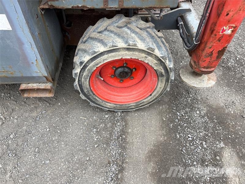 SkyJack SJ6826 RT Šķerveida pacēlāji