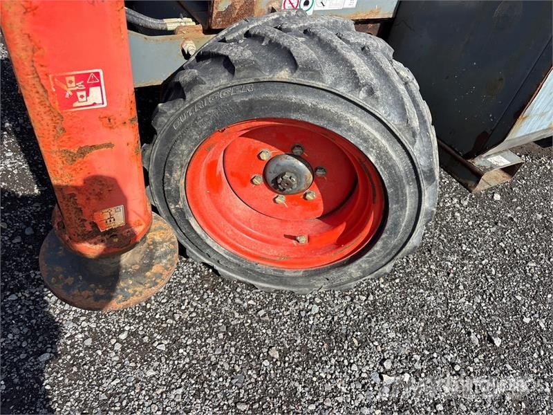 SkyJack SJ6826 RT Scissor lifts