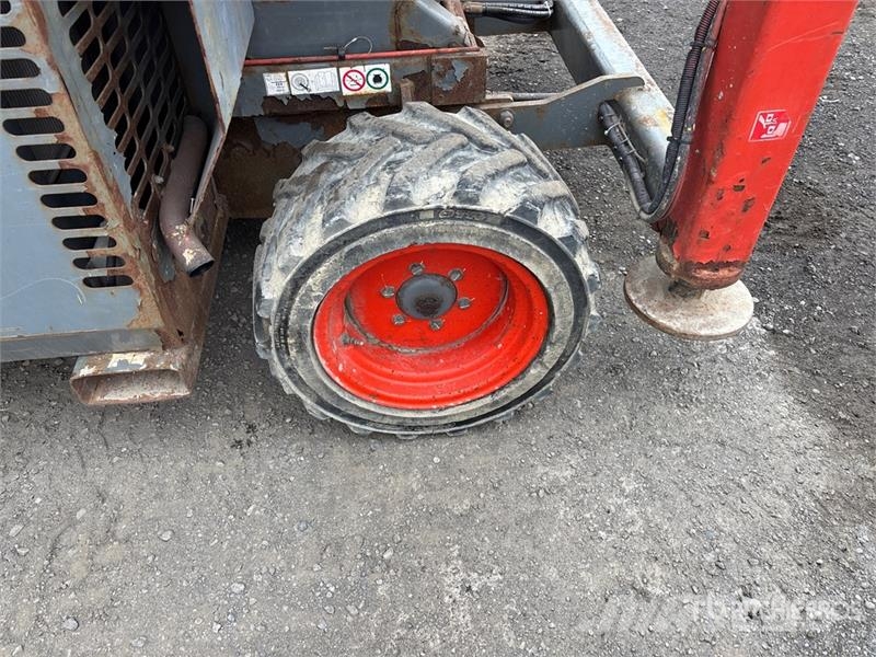 SkyJack SJ6826 RT Šķerveida pacēlāji