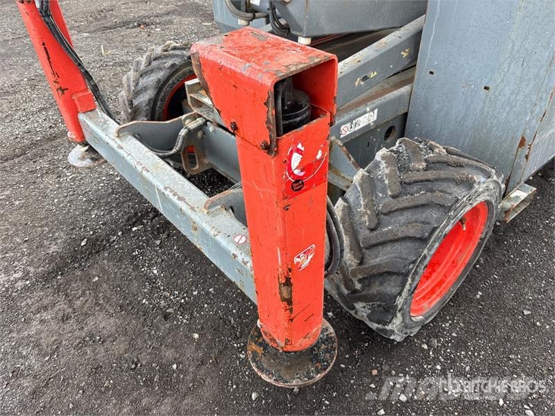 SkyJack SJ6826 RT Šķerveida pacēlāji