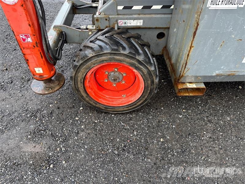 SkyJack SJ6826 RT Šķerveida pacēlāji