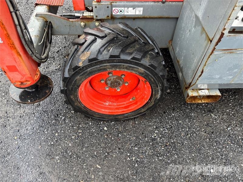 SkyJack SJ6826 RT Šķerveida pacēlāji