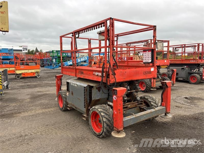 SkyJack SJ6826 RT Šķerveida pacēlāji