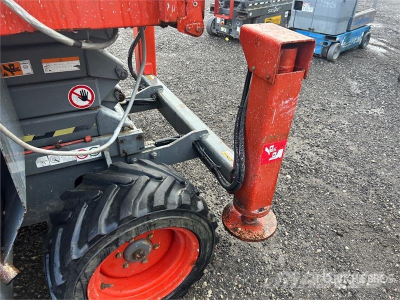 SkyJack SJ6826 RT رافعات مقصية الشكل