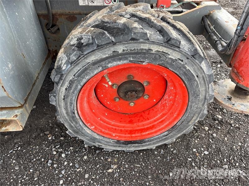 SkyJack SJ6826 RT Šķerveida pacēlāji