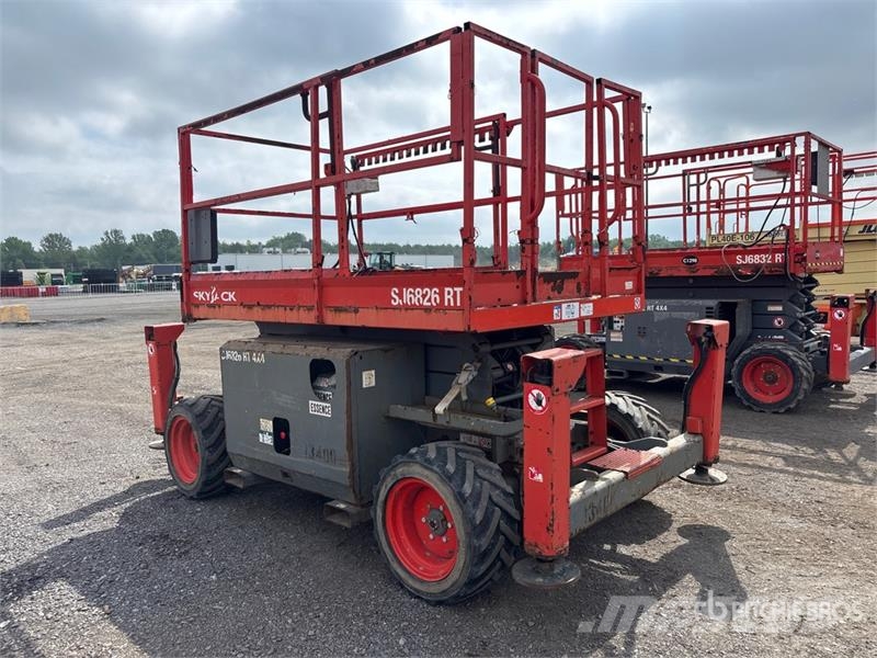 SkyJack SJ6826 RT Scissor lifts