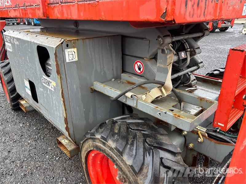 SkyJack SJ6826 RT Šķerveida pacēlāji
