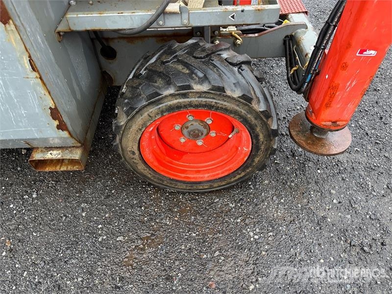 SkyJack SJ6826 RT Šķerveida pacēlāji