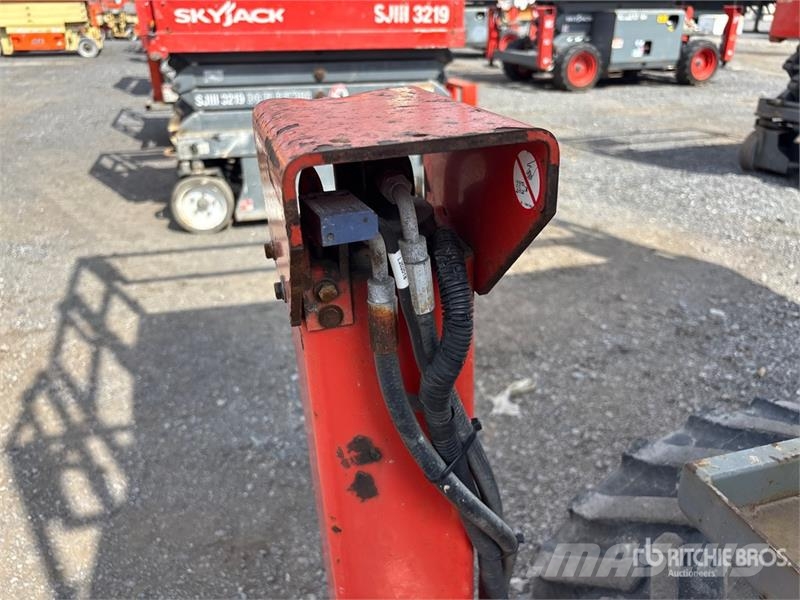 SkyJack SJ6826 RT Scissor lifts