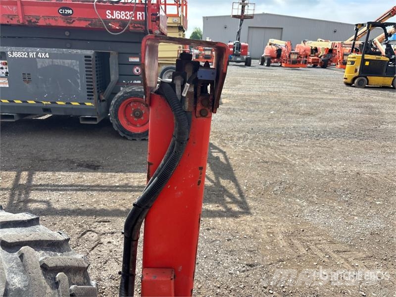 SkyJack SJ6826 RT Scissor lifts