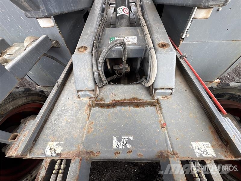 SkyJack SJ6826 RT Šķerveida pacēlāji