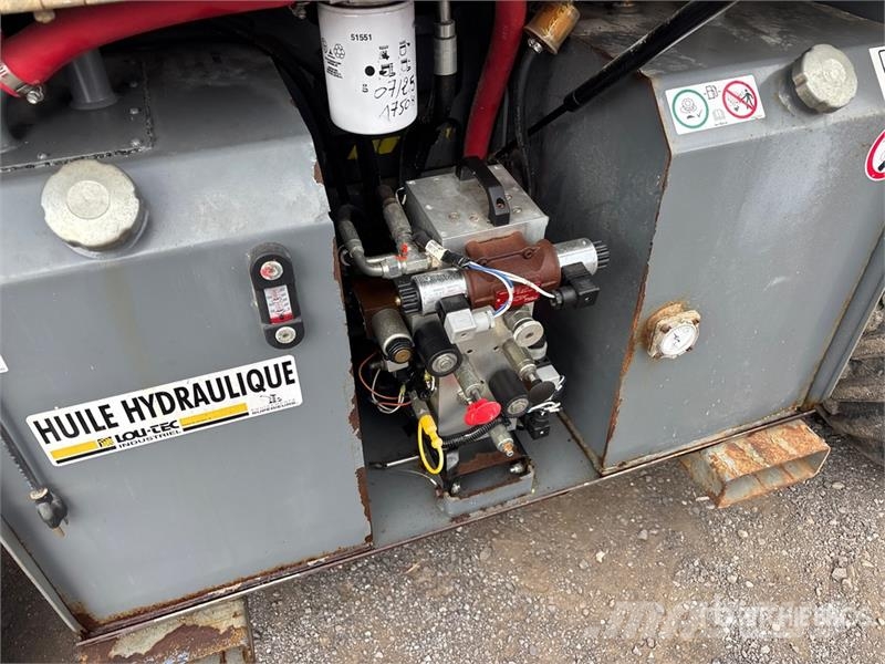 SkyJack SJ6826 RT Šķerveida pacēlāji