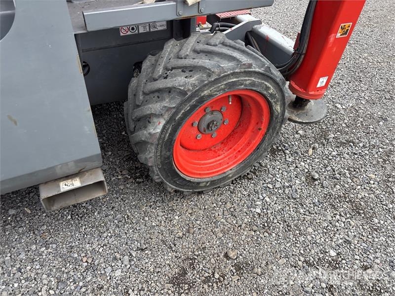 SkyJack SJ6826 RT Saxliftar