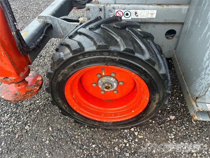 SkyJack SJ6826 RT رافعات مقصية الشكل