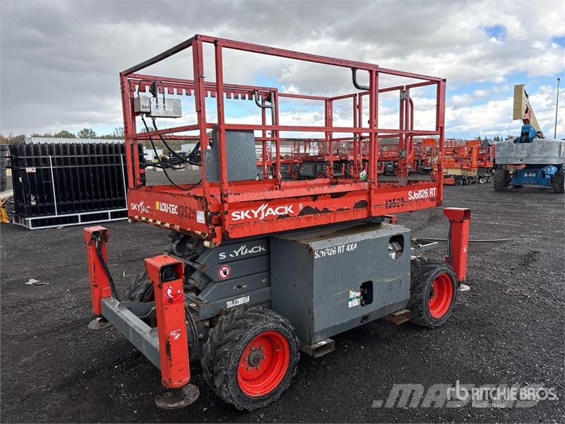 SkyJack SJ6826 RT Šķerveida pacēlāji