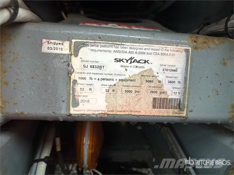SkyJack SJ6832 RT Šķerveida pacēlāji