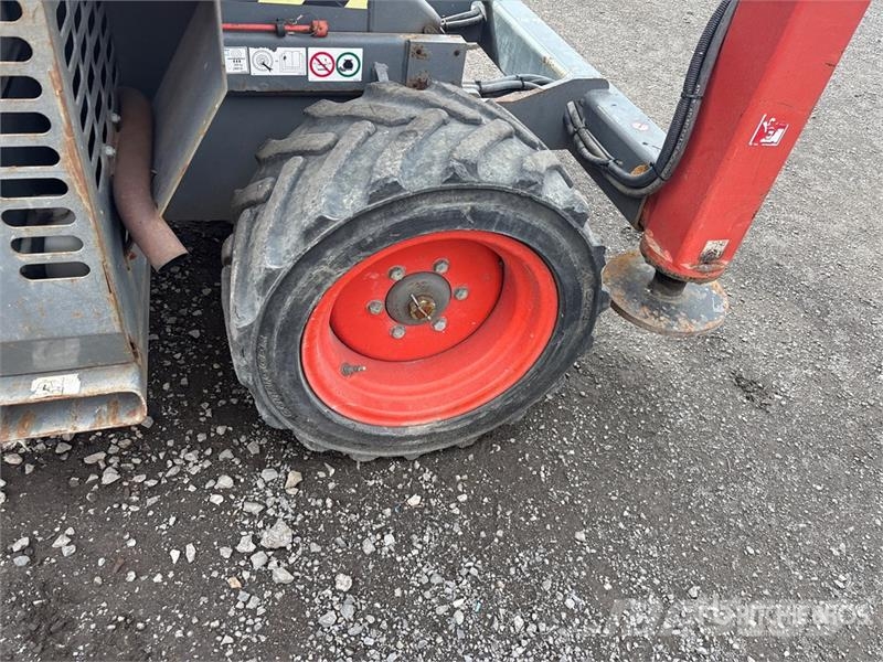 SkyJack SJ6832 RT Ножничные подъемники