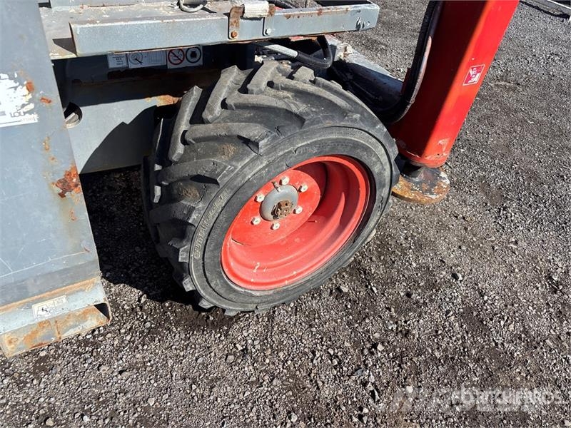 SkyJack SJ6832 RT Scissor lifts
