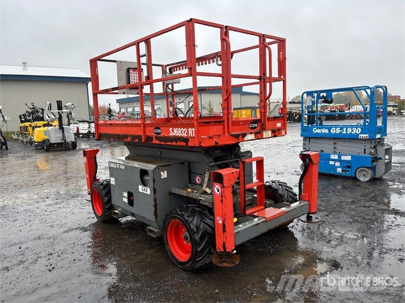 SkyJack SJ6832 RT Šķerveida pacēlāji