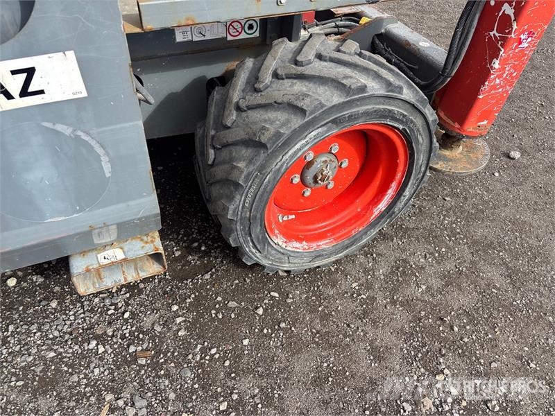 SkyJack SJ6832 RT Ножничные подъемники