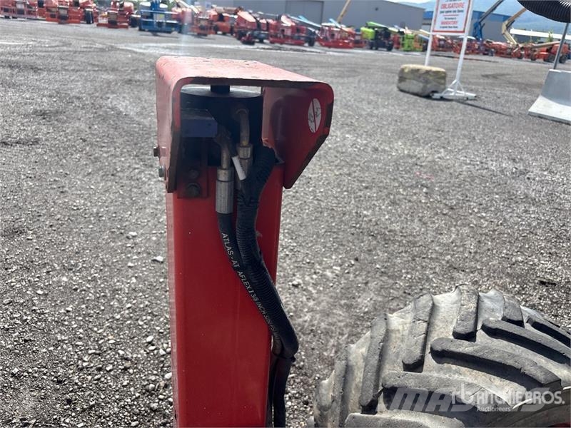 SkyJack SJ6832 RT Saxliftar