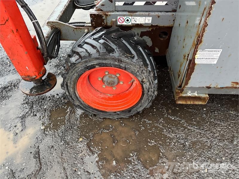 SkyJack SJ6832 RT Šķerveida pacēlāji