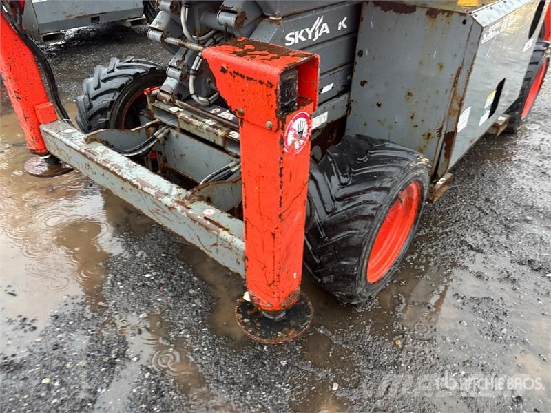 SkyJack SJ6832 RT Šķerveida pacēlāji