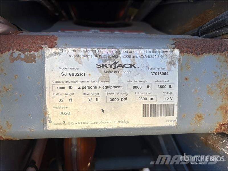 SkyJack SJ6832 RT رافعات مقصية الشكل