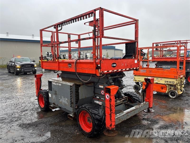 SkyJack SJ6832 RT Šķerveida pacēlāji