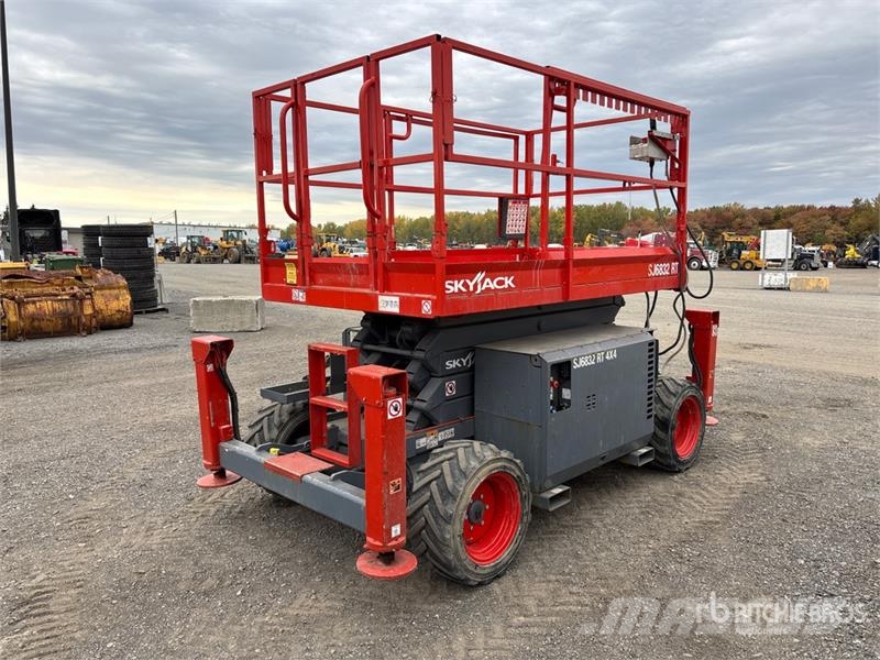 SkyJack SJ6832 RT Škaraste platforme