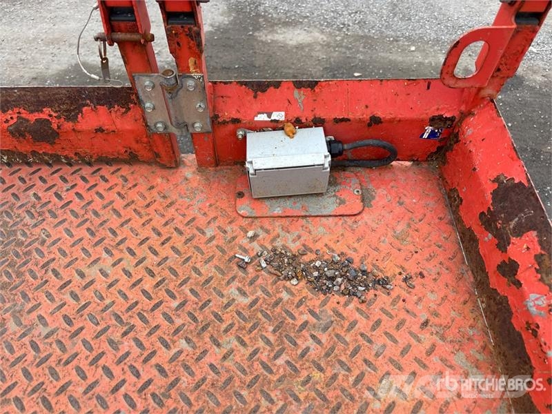 SkyJack SJ6832 RT Šķerveida pacēlāji