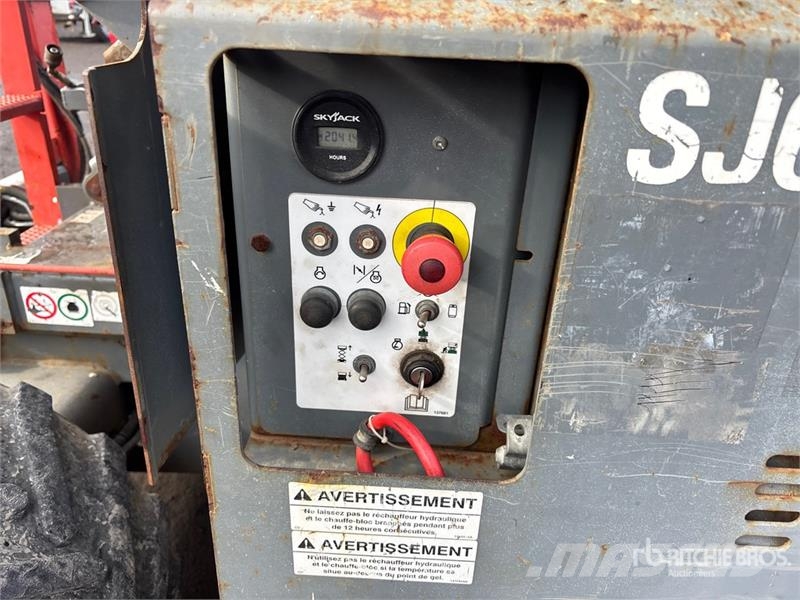 SkyJack SJ6832 RT Šķerveida pacēlāji