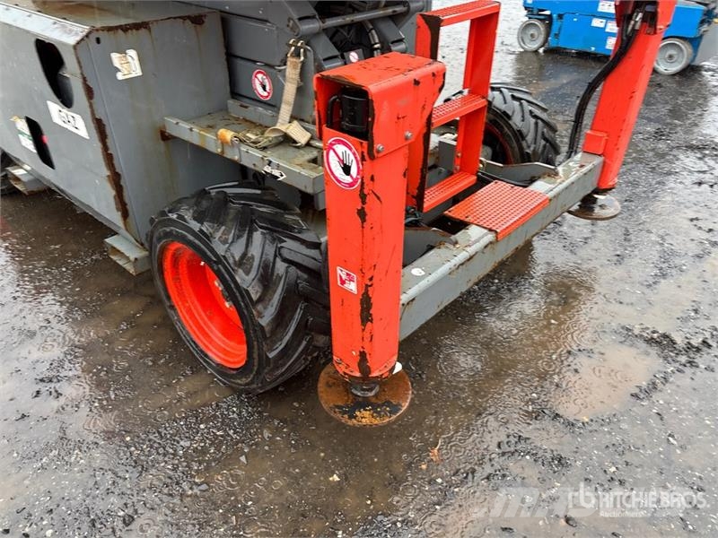 SkyJack SJ6832 RT Šķerveida pacēlāji