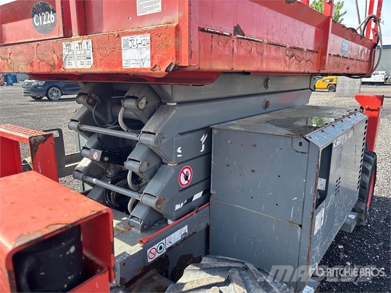 SkyJack SJ6832 RT Scissor lifts