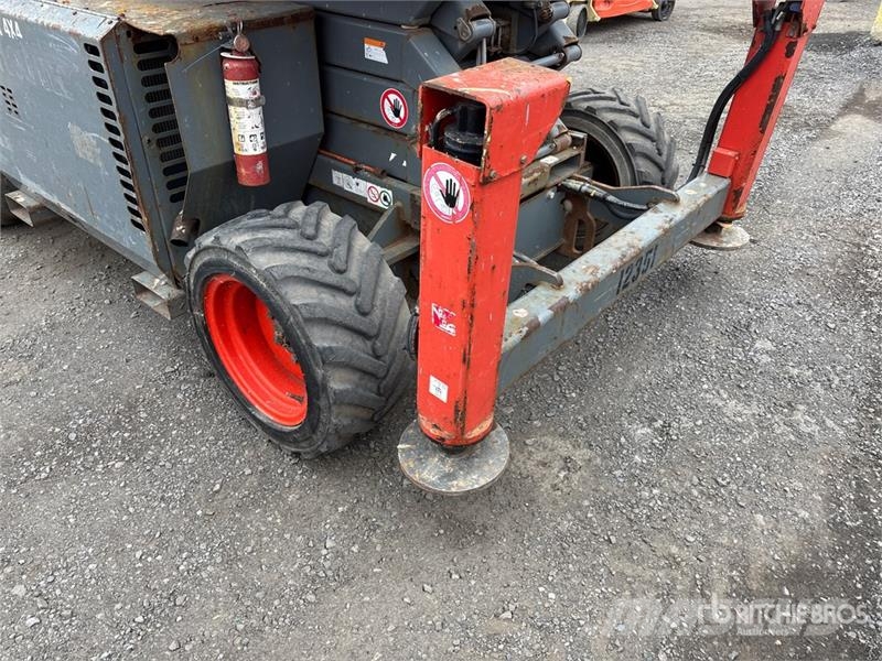 SkyJack SJ6832 RT Šķerveida pacēlāji