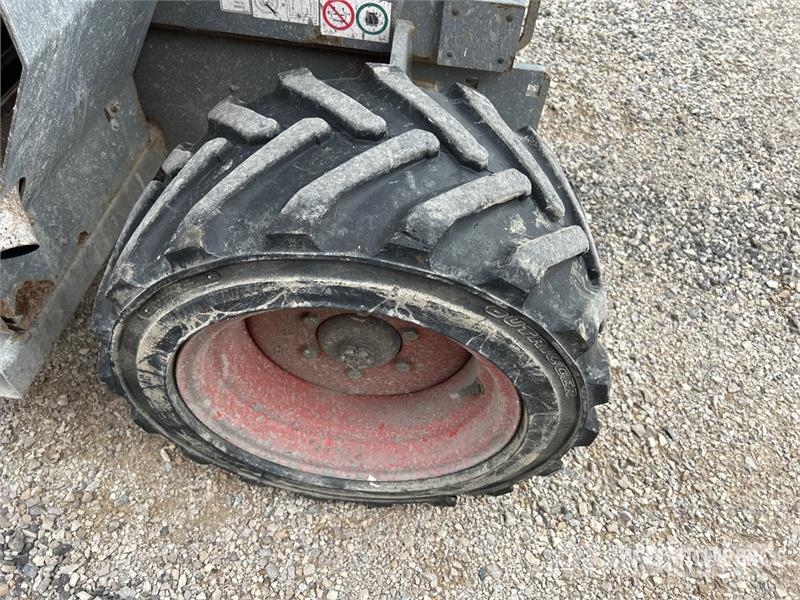 SkyJack SJ6832 RT Šķerveida pacēlāji
