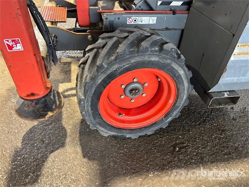 SkyJack SJ6832 RT Šķerveida pacēlāji