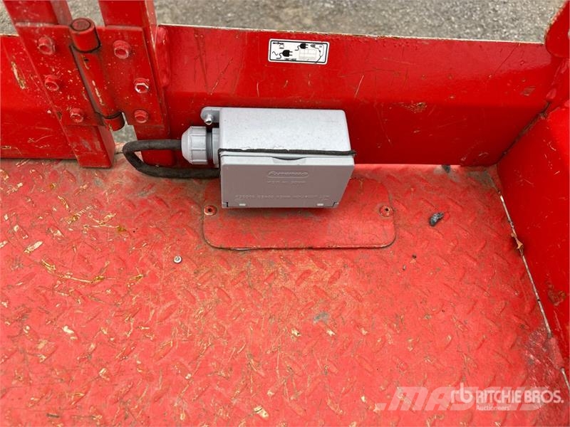 SkyJack SJ6832 RT Škaraste platforme